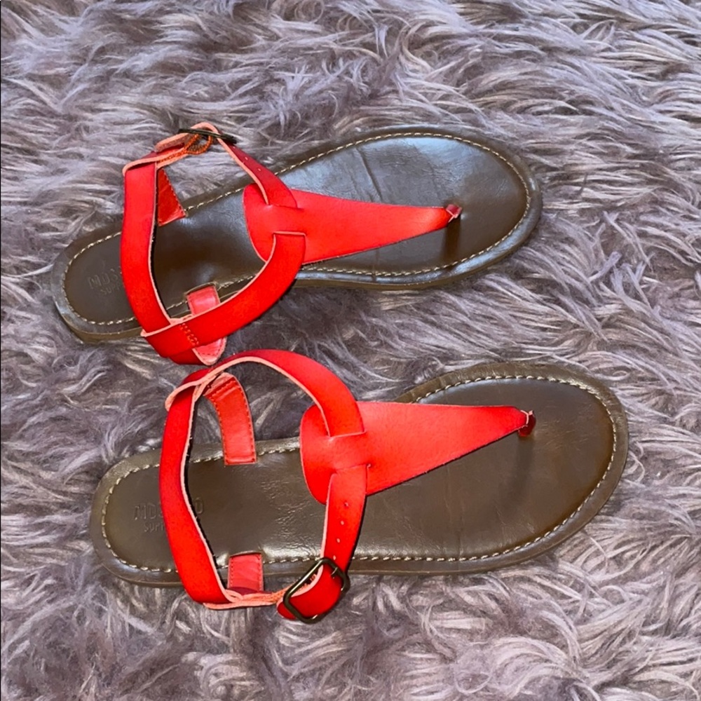Red strap sandles